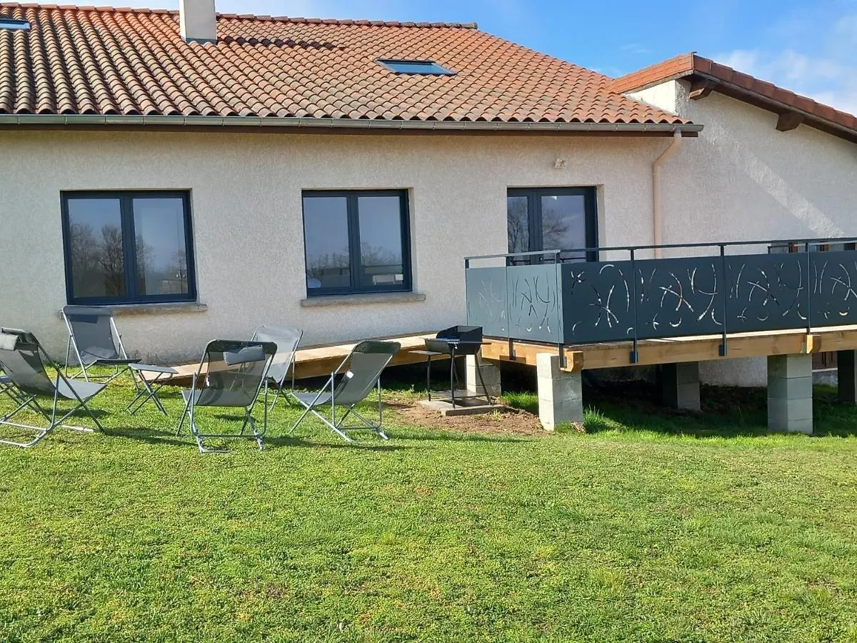 Grazac  Gite De L'Atelier 15 Personnes בית נופש Grazac (Auvergne)